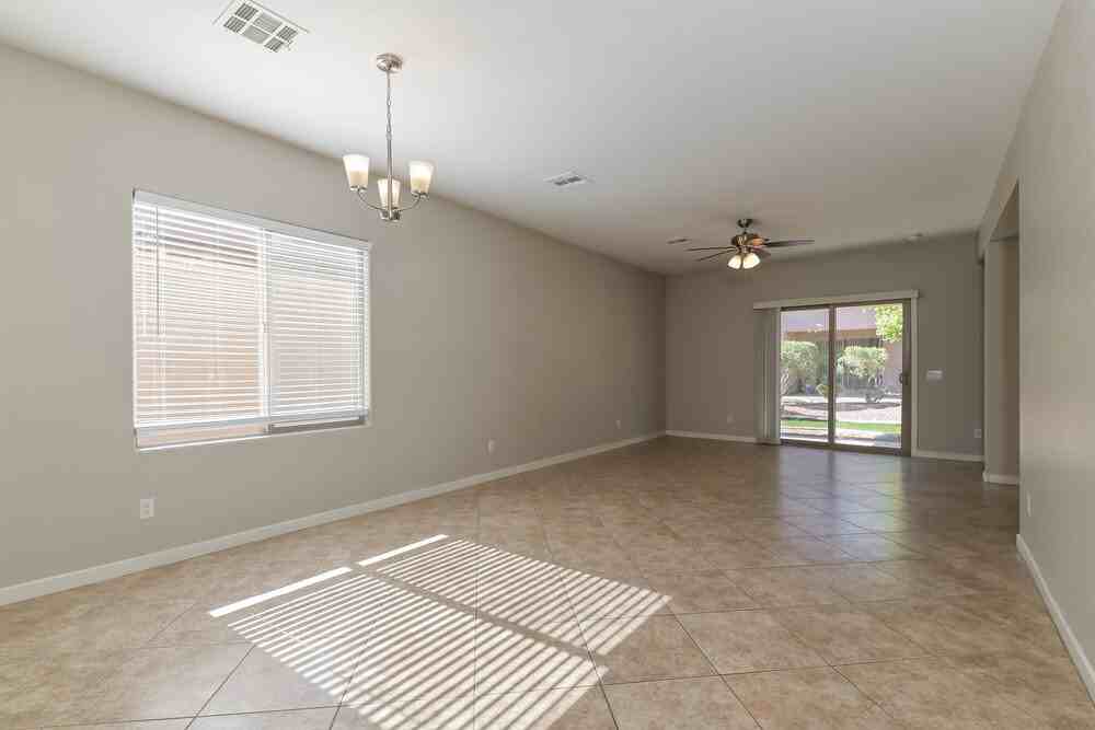 6096 Saddle Horse Ave - Photo 3 of 16