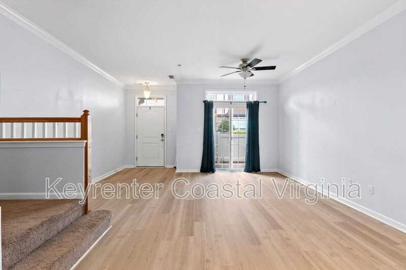 1405 Broad Water Arch - Photo 3 of 20