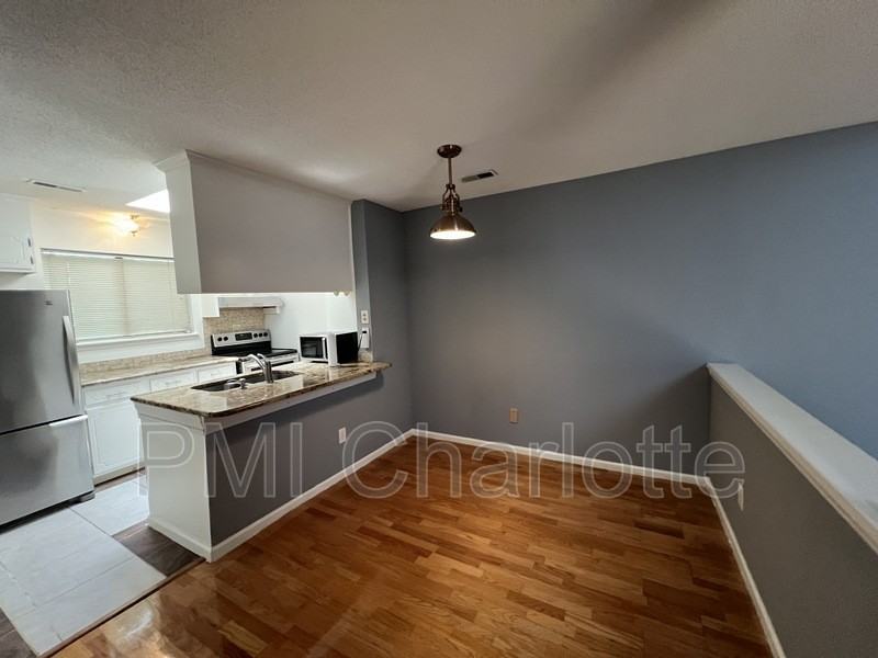 8087 Charter Oak Ln - Photo 2 of 17