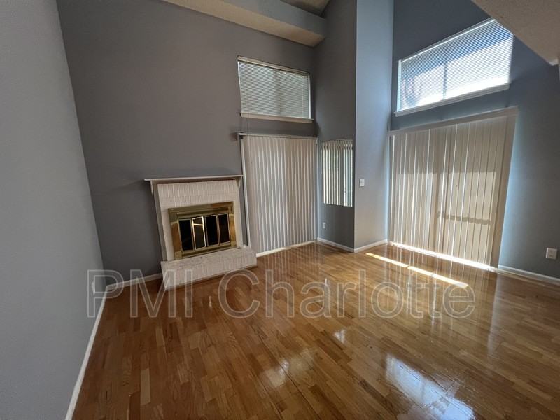 8087 Charter Oak Ln - Photo 4 of 17