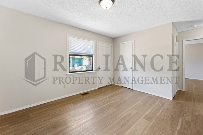 306 S Twin Pines Ave - Photo 5 of 14