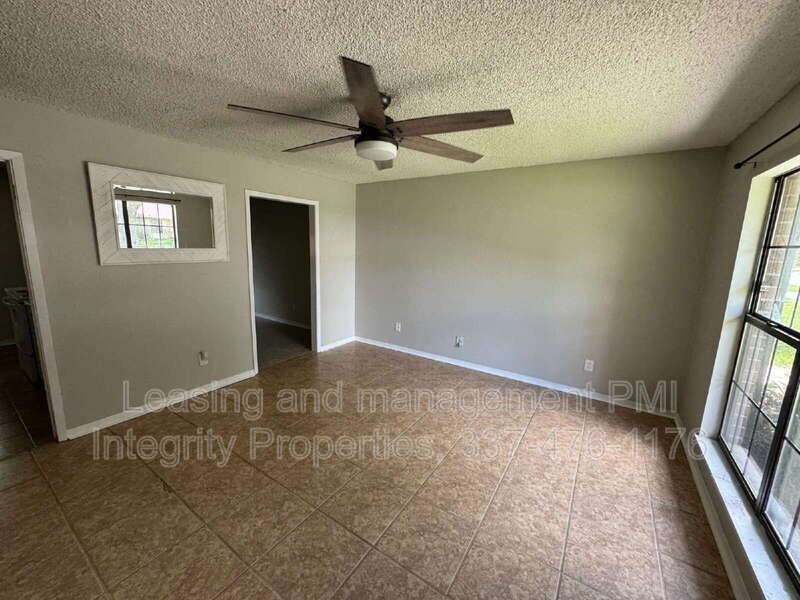 207 Case Ln - Photo 2 of 5