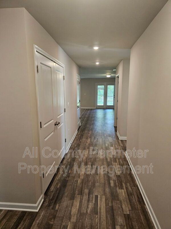 29 Danette Ct - Photo 2 of 14