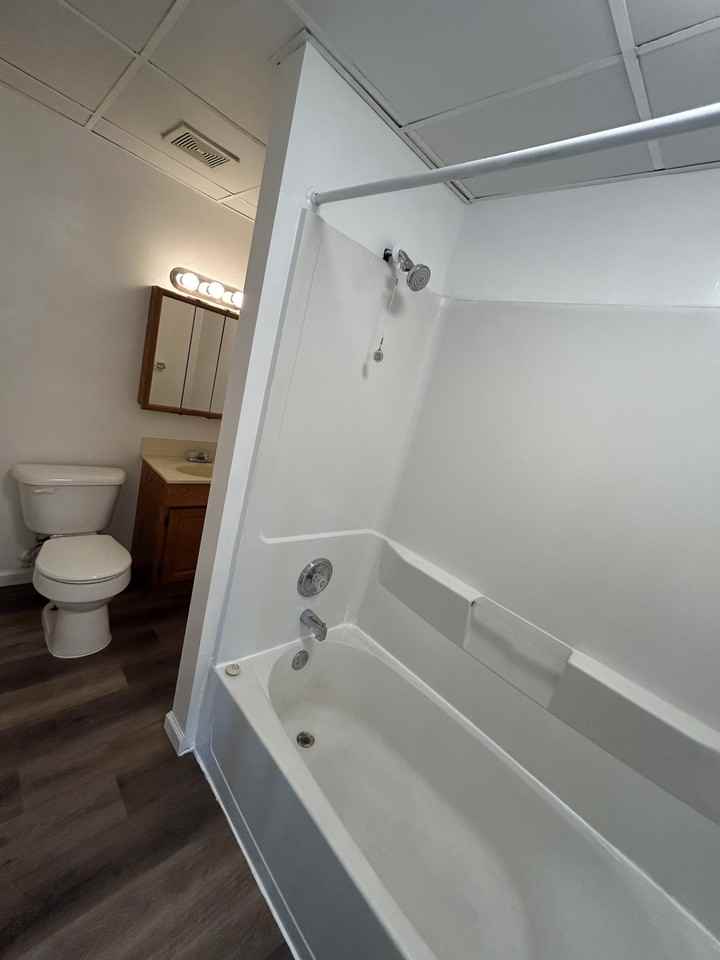 525 East Pine Street - Photo 3 of 11