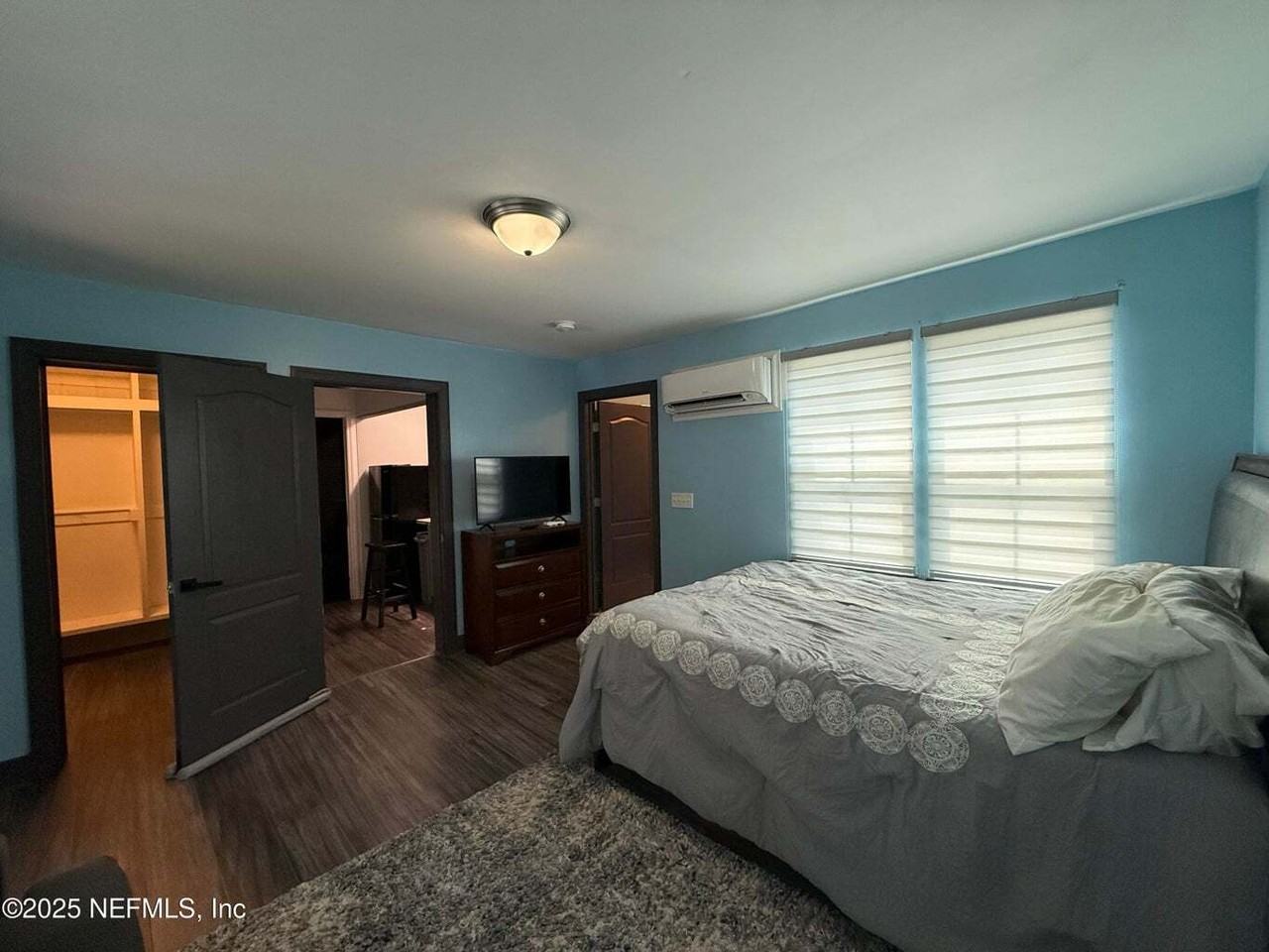 133 West 6th Street - Photo 2 of 9