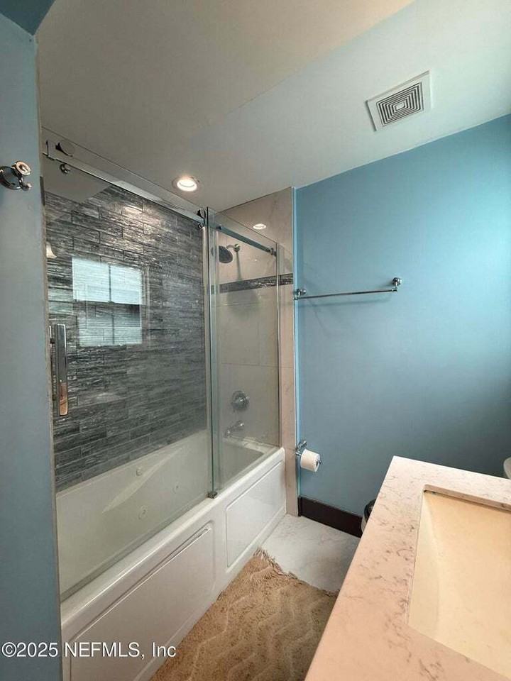 133 West 6th Street - Photo 3 of 9