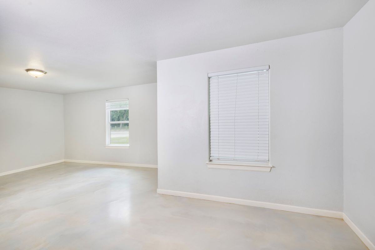 638 Luke St ##B - Photo 3 of 11