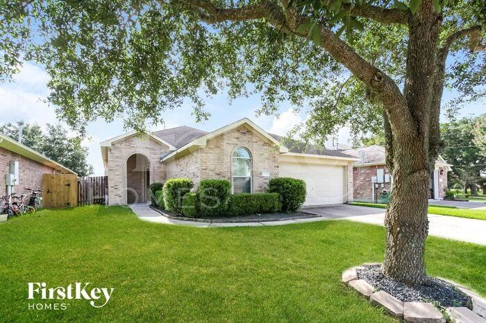 5202 Mcgrath Dr - Photo 2 of 15