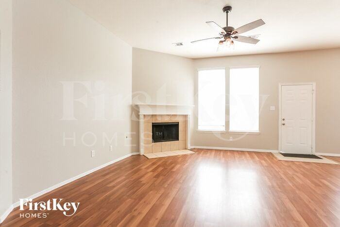 5202 Mcgrath Dr - Photo 3 of 15