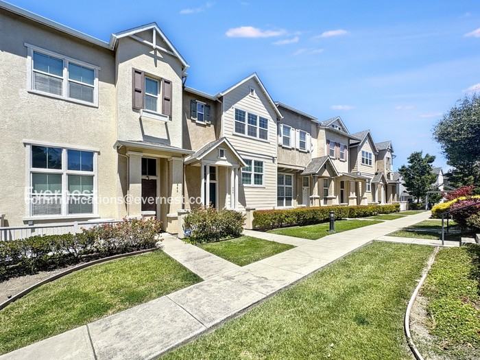 650 Summer Ln - Photo 2 of 27