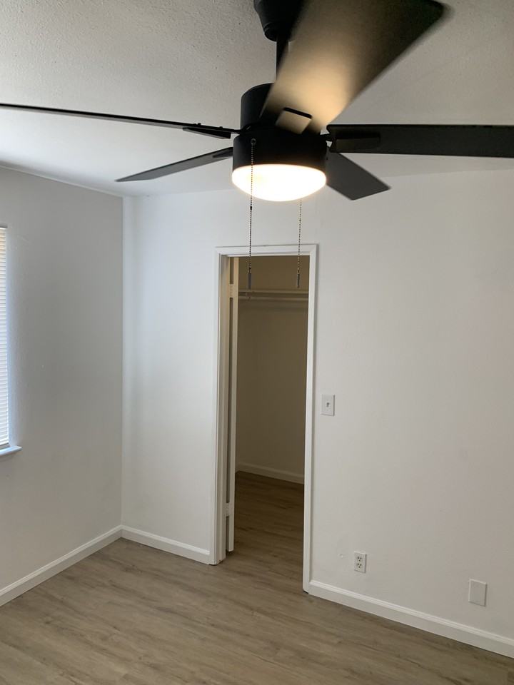 1044 Jean Ave #NA - Photo 3 of 19