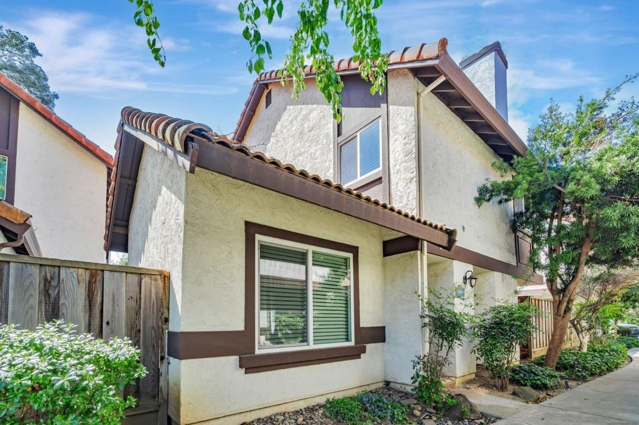 7145 Rouse Ct - Photo 2 of 23