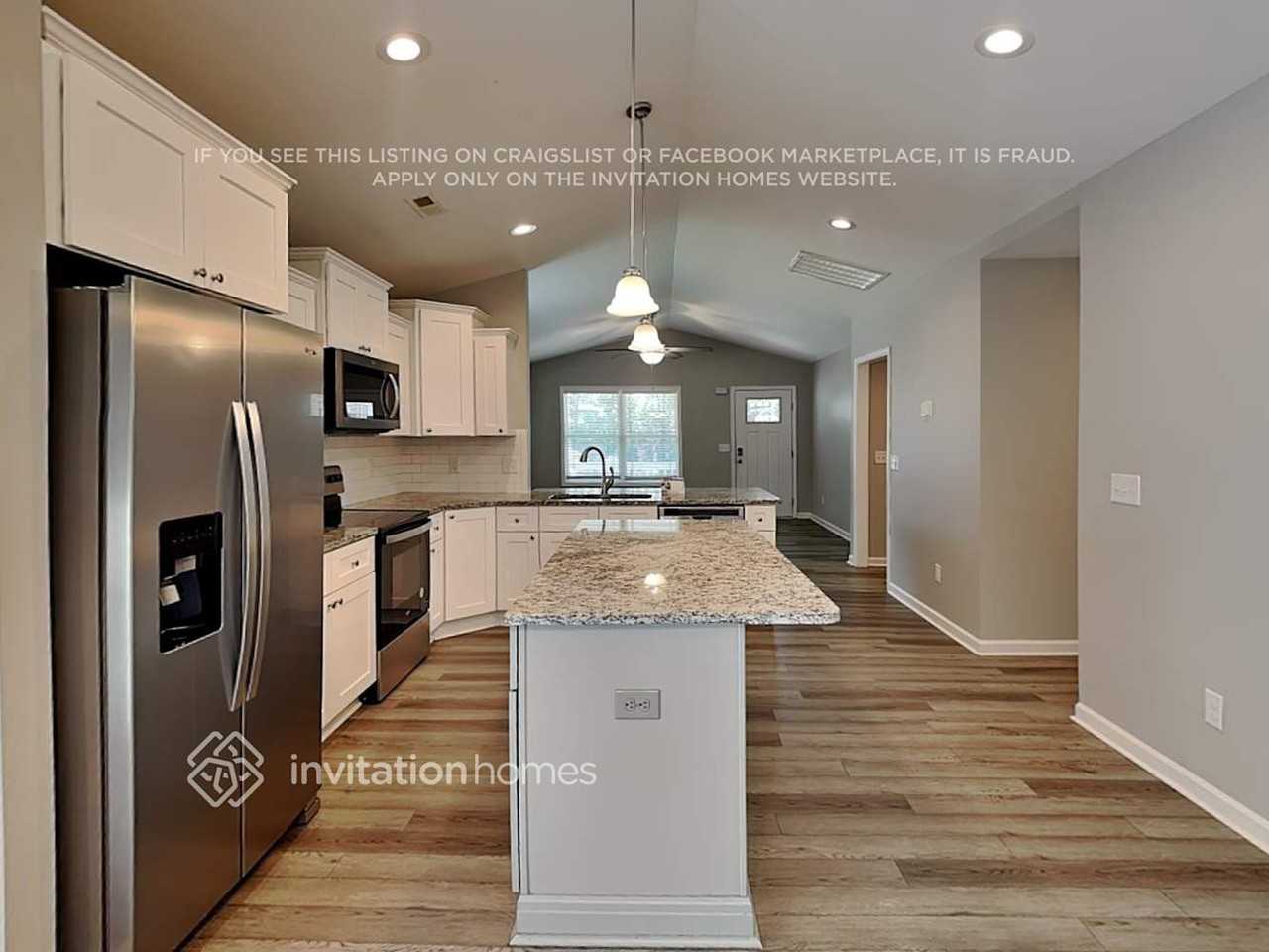 1125 Roberts St - Photo 6 of 19