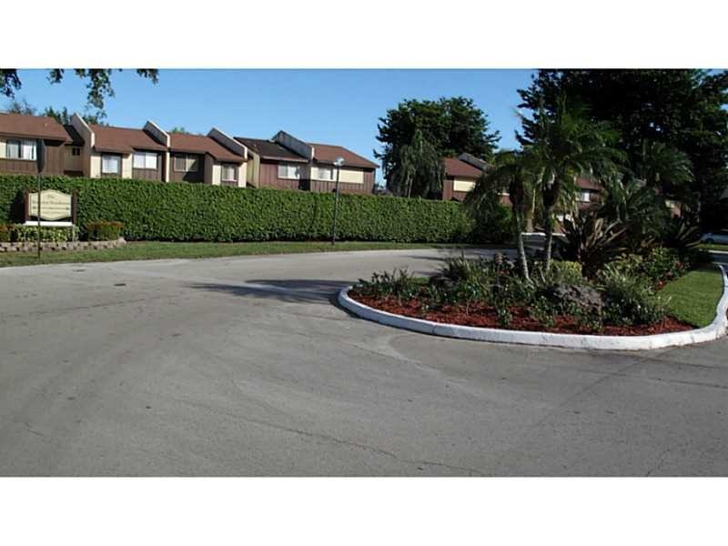 1361 Sussex Dr - Photo 2 of 35