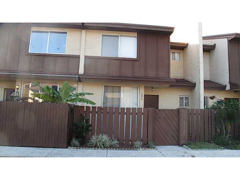 1361 Sussex Dr - Photo 3 of 35