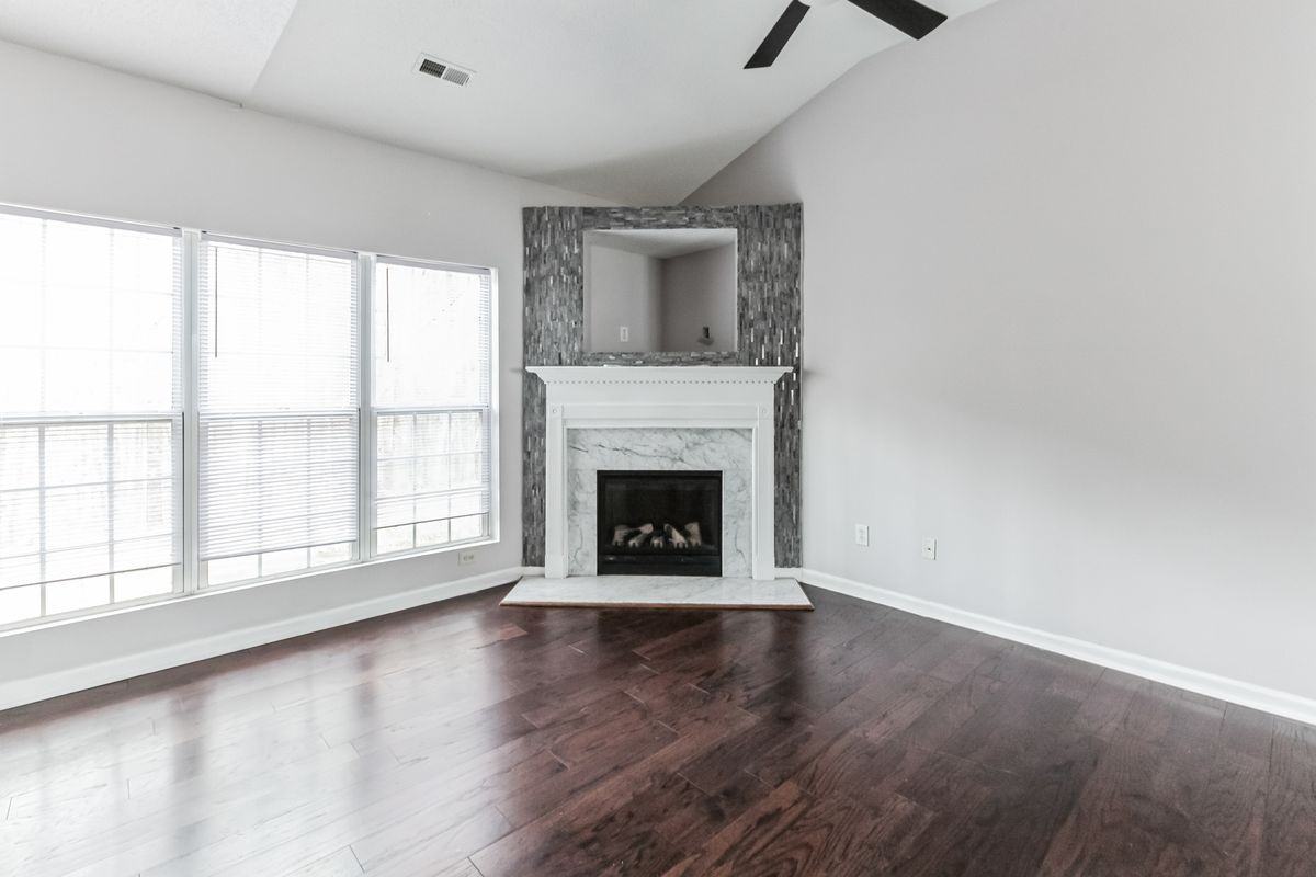 3690 Brookwood Blvd - Photo 3 of 15