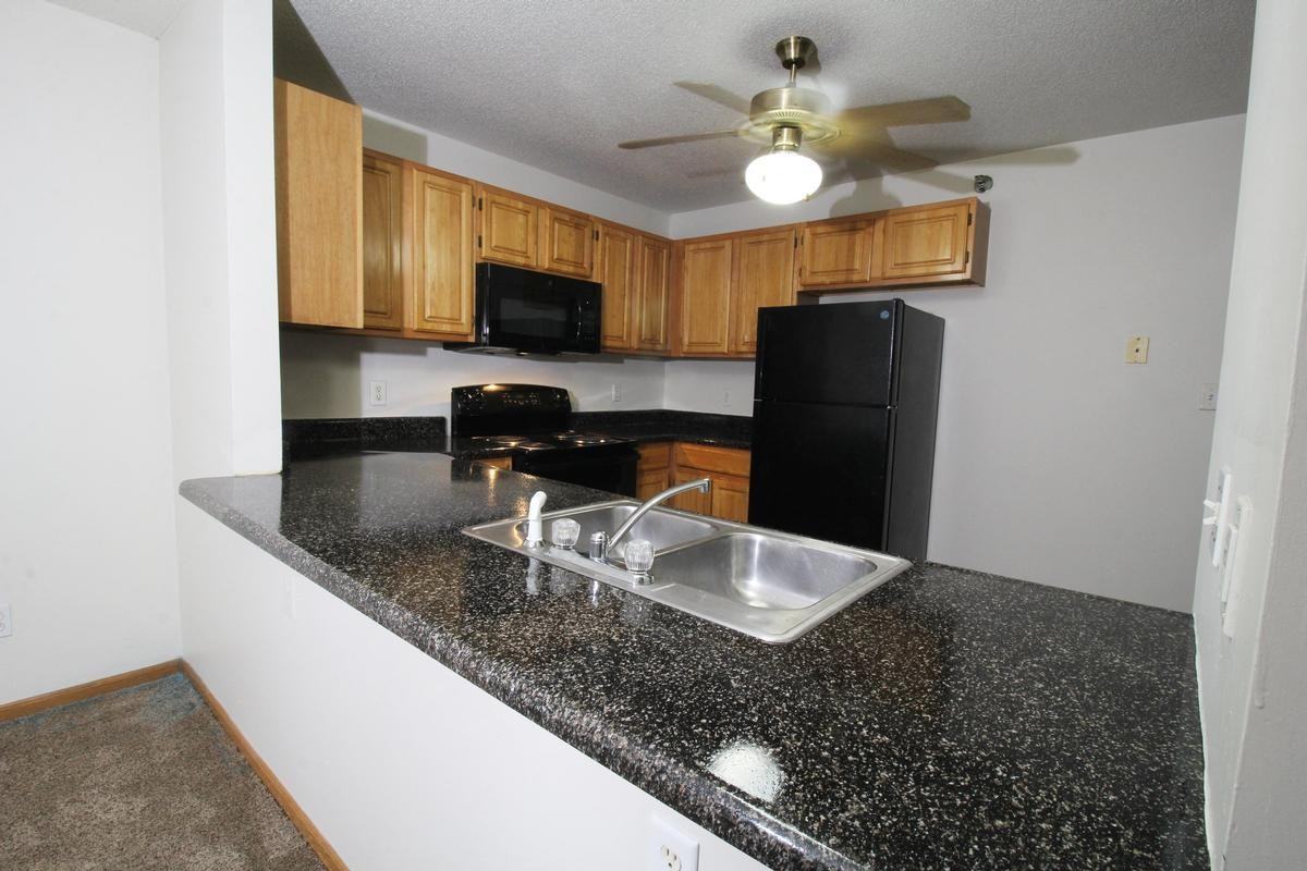 6000 Creston Ave Ste 100 - Photo 2 of 14