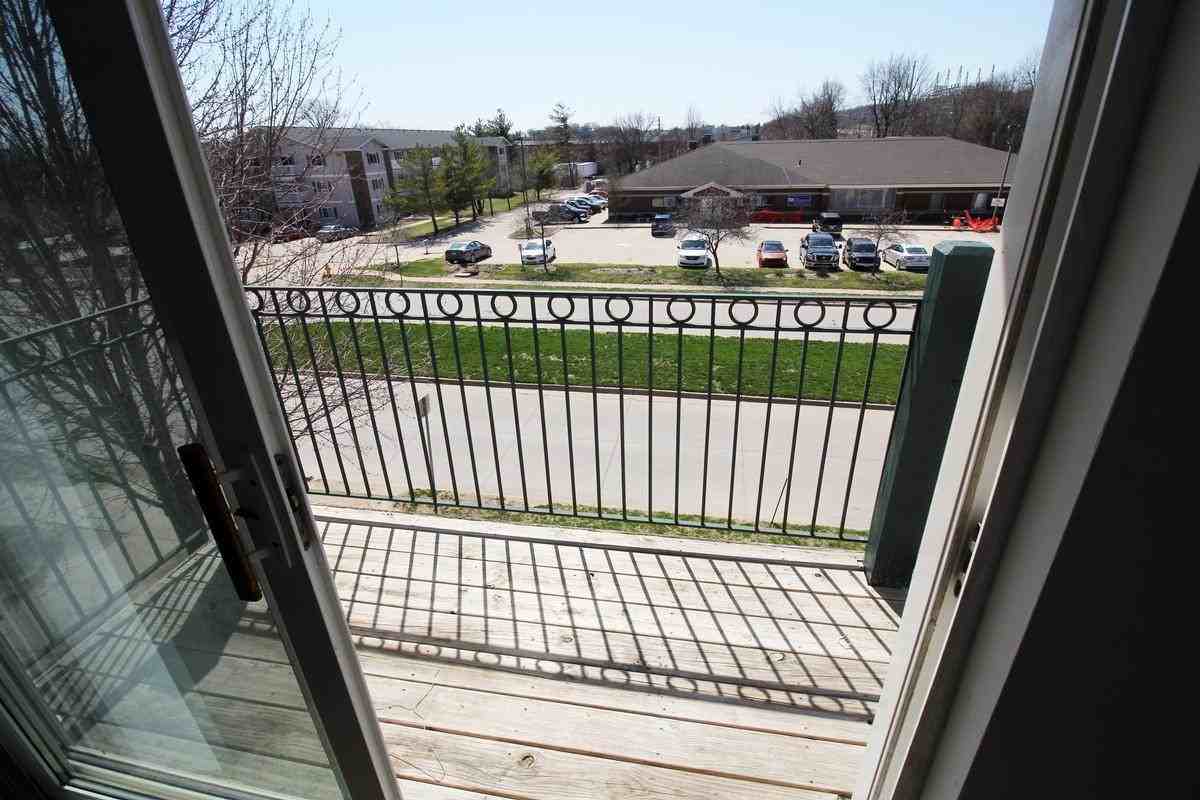 6000 Creston Ave Ste 100 - Photo 6 of 14