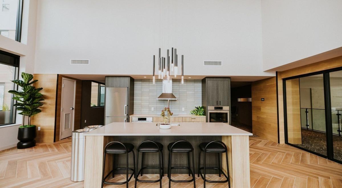 132 Ne 145th St - Photo 7 of 29