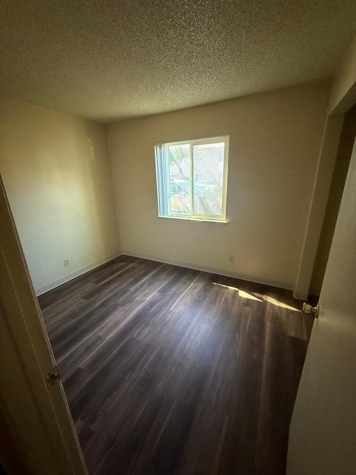 729 Nord Avenue - Photo 3 of 8