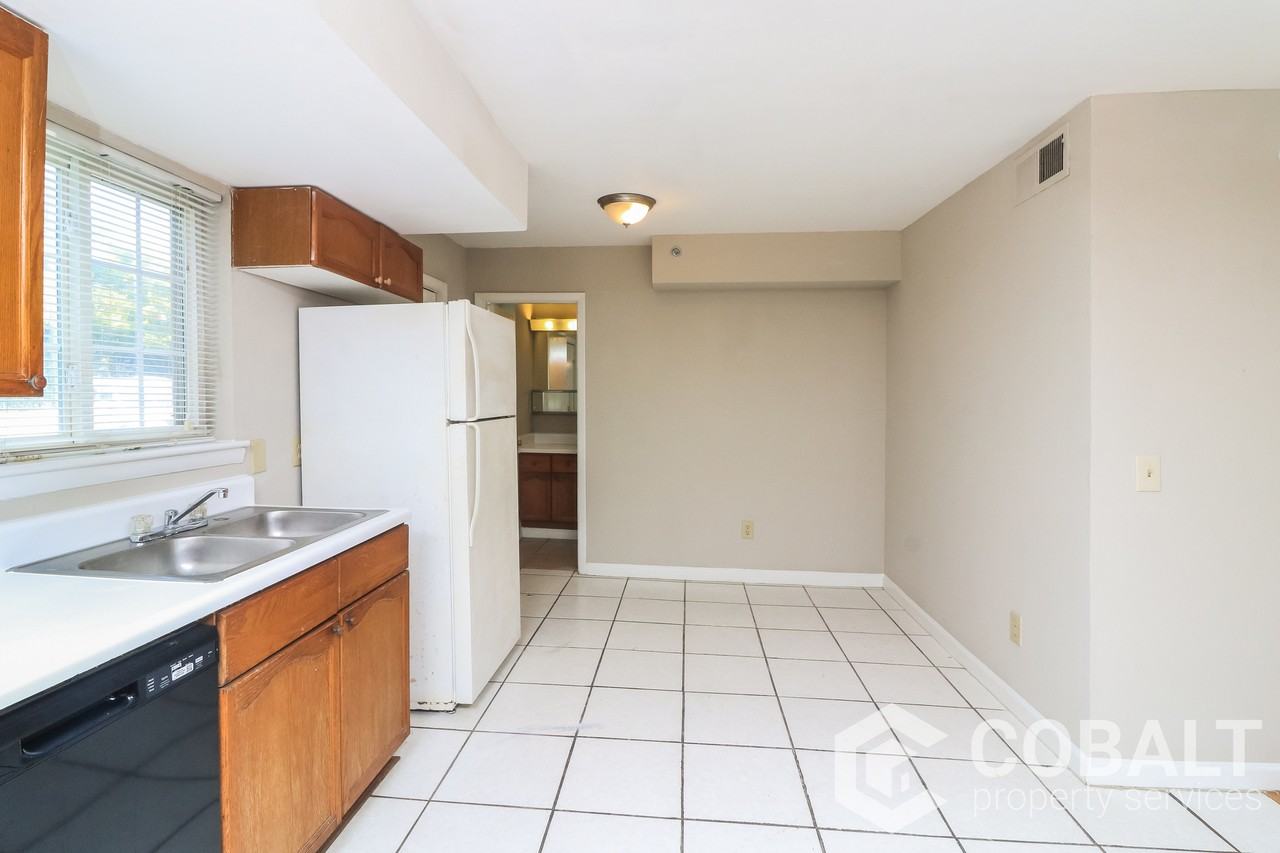 641 Powder Springs Street Southeast #13 - Photo 6 of 17