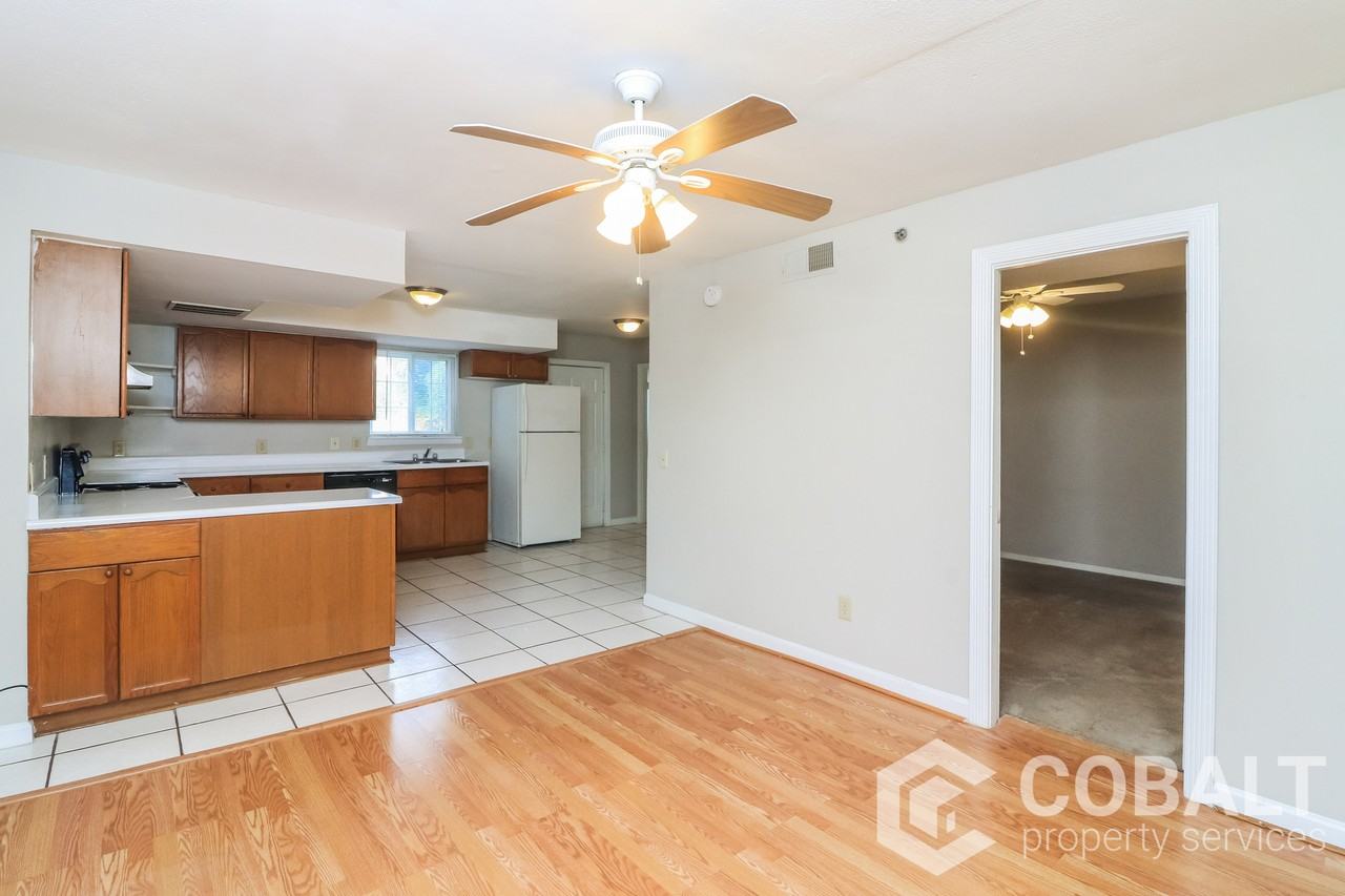 641 Powder Springs Street Southeast #13 - Photo 4 of 17