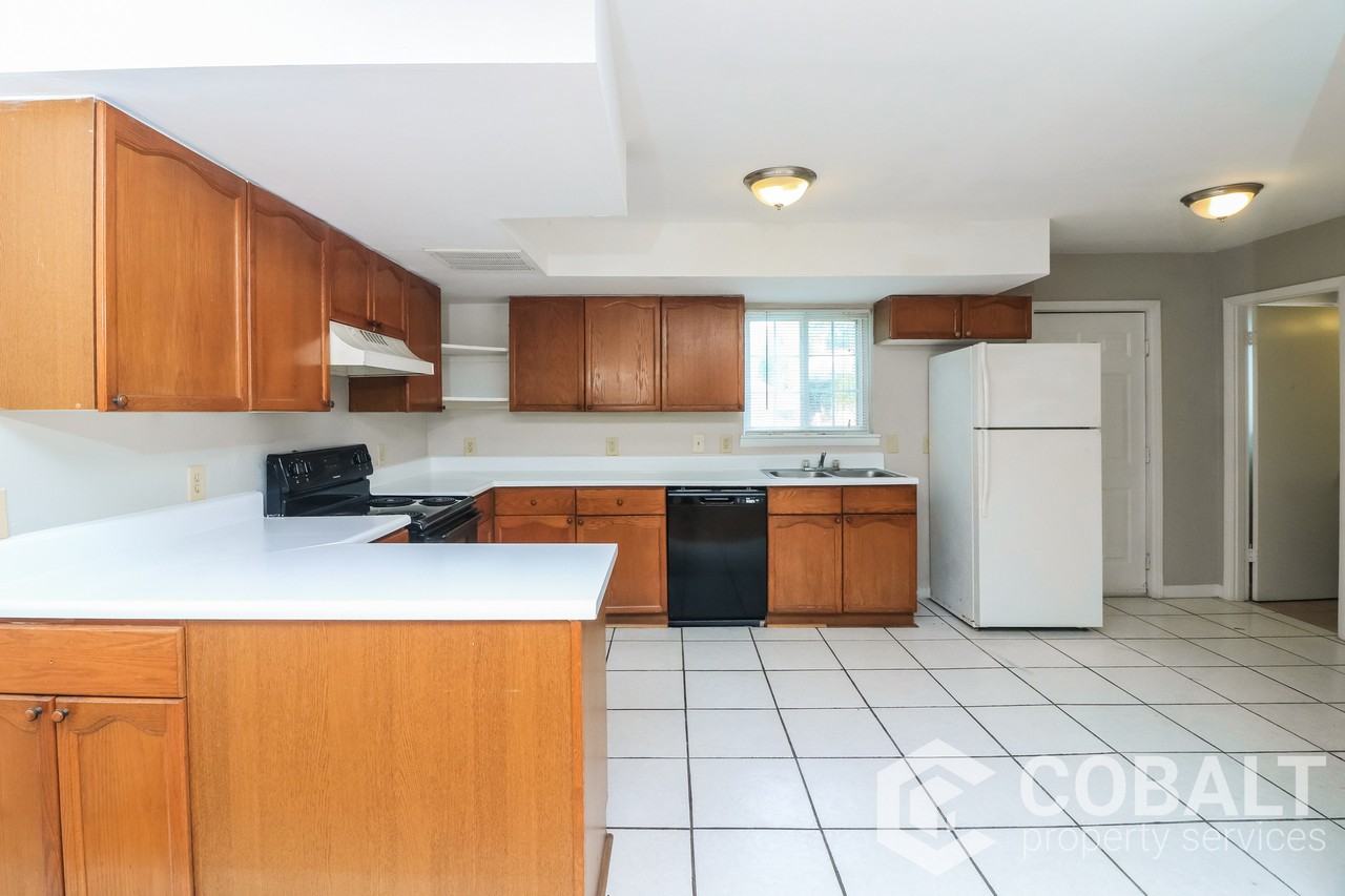 641 Powder Springs Street Southeast #13 - Photo 5 of 17