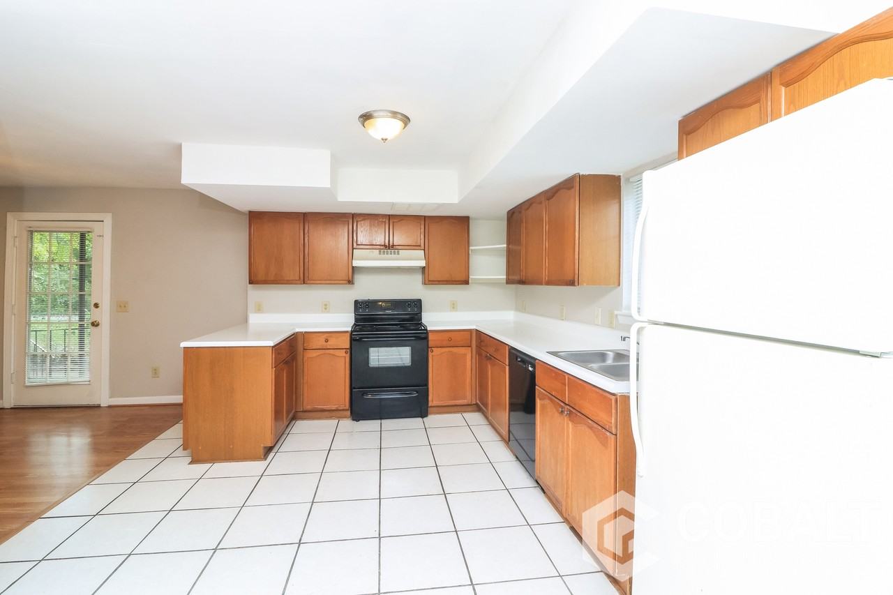 641 Powder Springs Street Southeast #13 - Photo 2 of 17