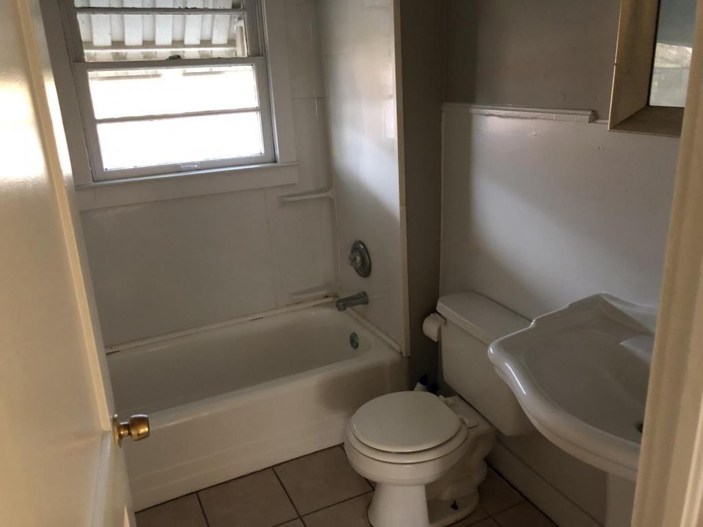 406 Wind Avenue Northwest - Photo 7 of 12