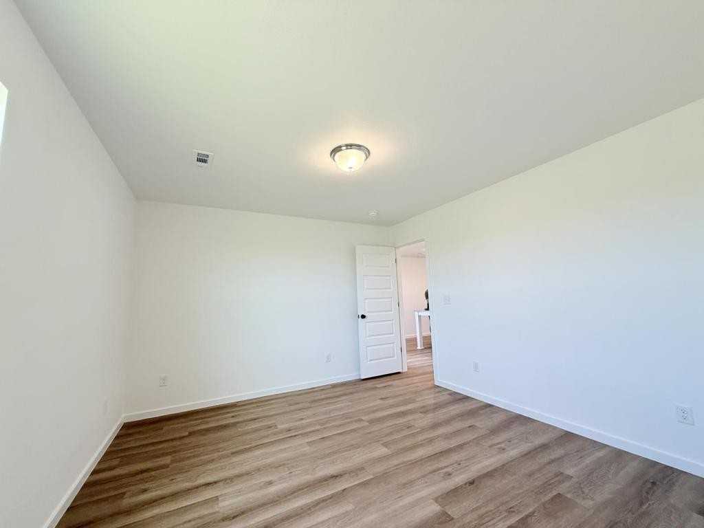 208 Eagle Edge Ave - Photo 3 of 22