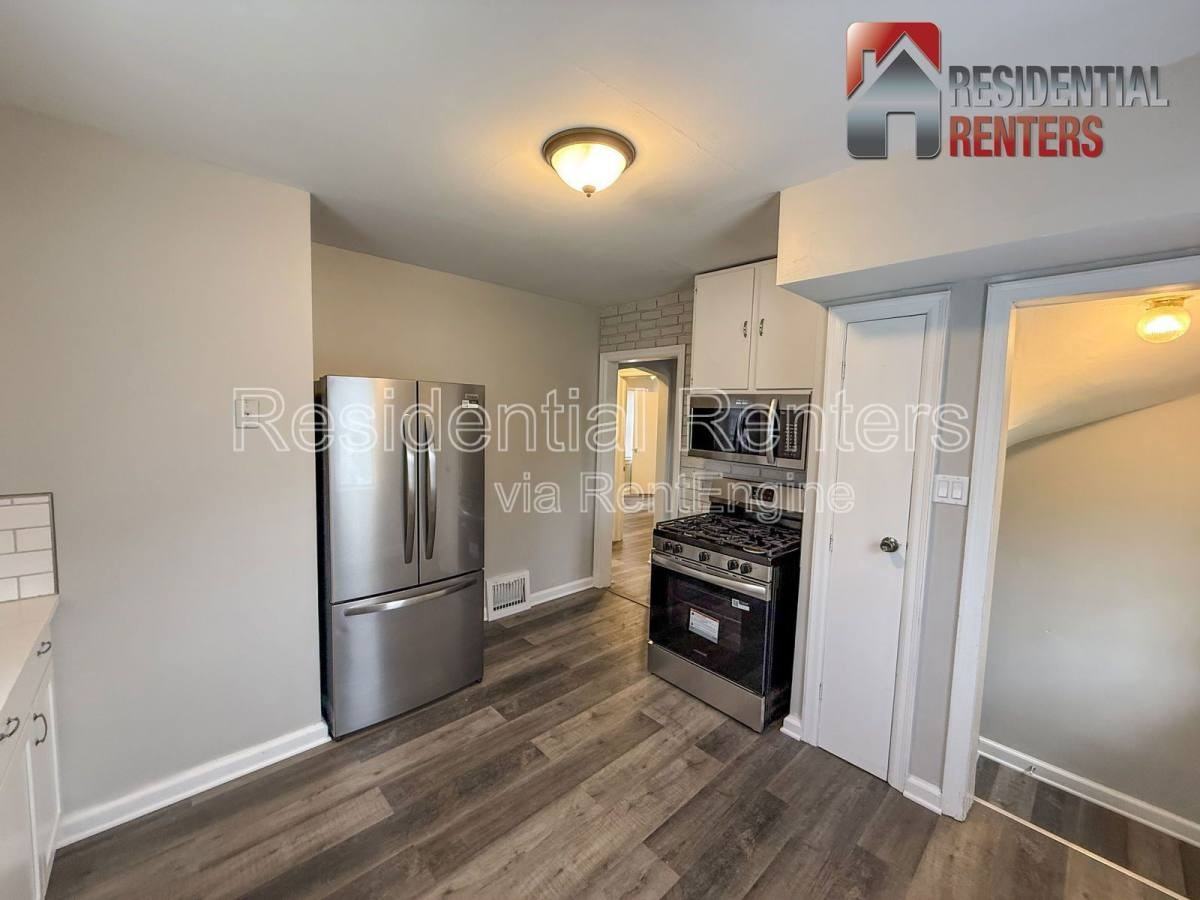 4241 N 47th St - Photo 2 of 10