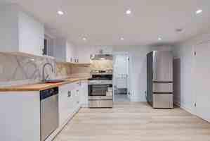 featured image of 16 Treeview Dr #BS2