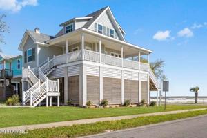 featured image of 1623 Cayman Cv