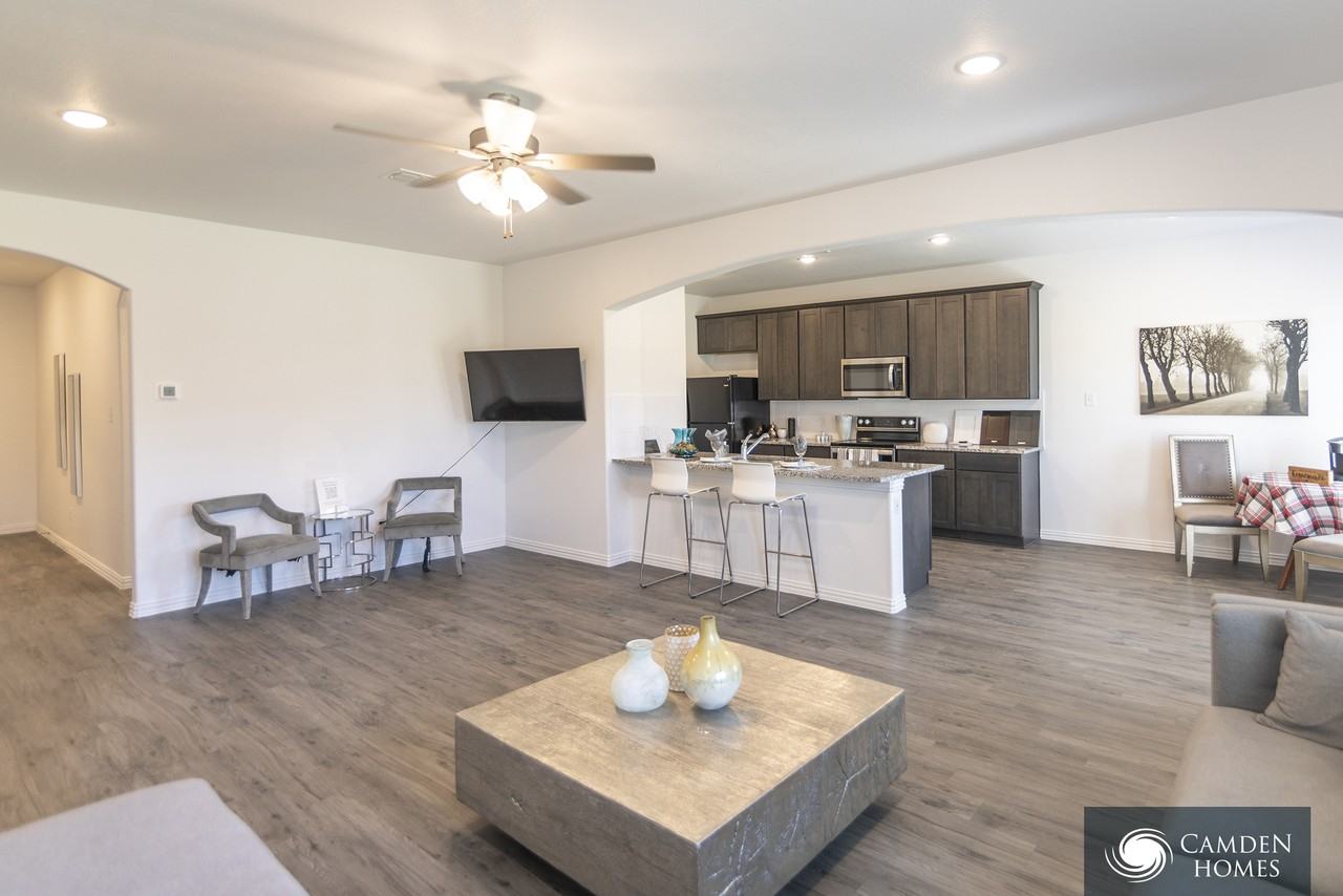 104 Mustang Dr - Photo 3 of 7