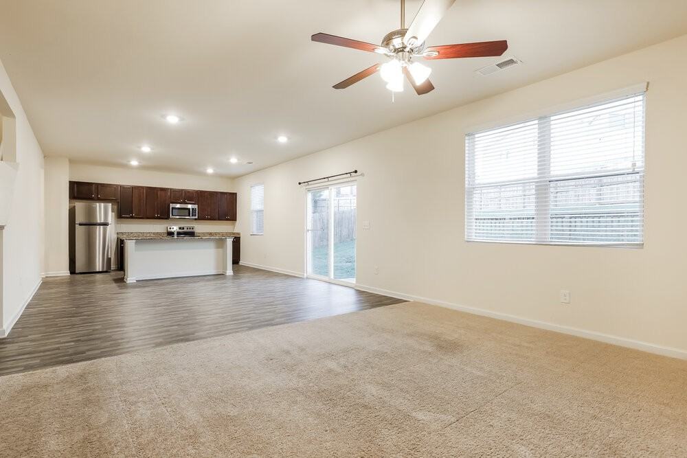 322 Hamilton Pointe Dr - Photo 5 of 17