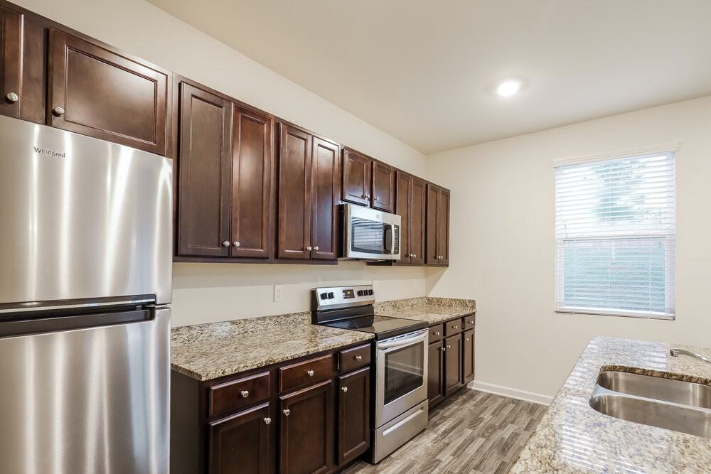 322 Hamilton Pointe Dr - Photo 7 of 17