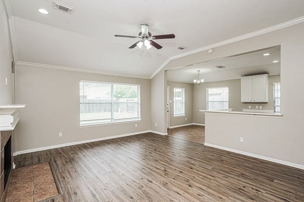 549 Green Cedar Dr - Photo 3 of 16