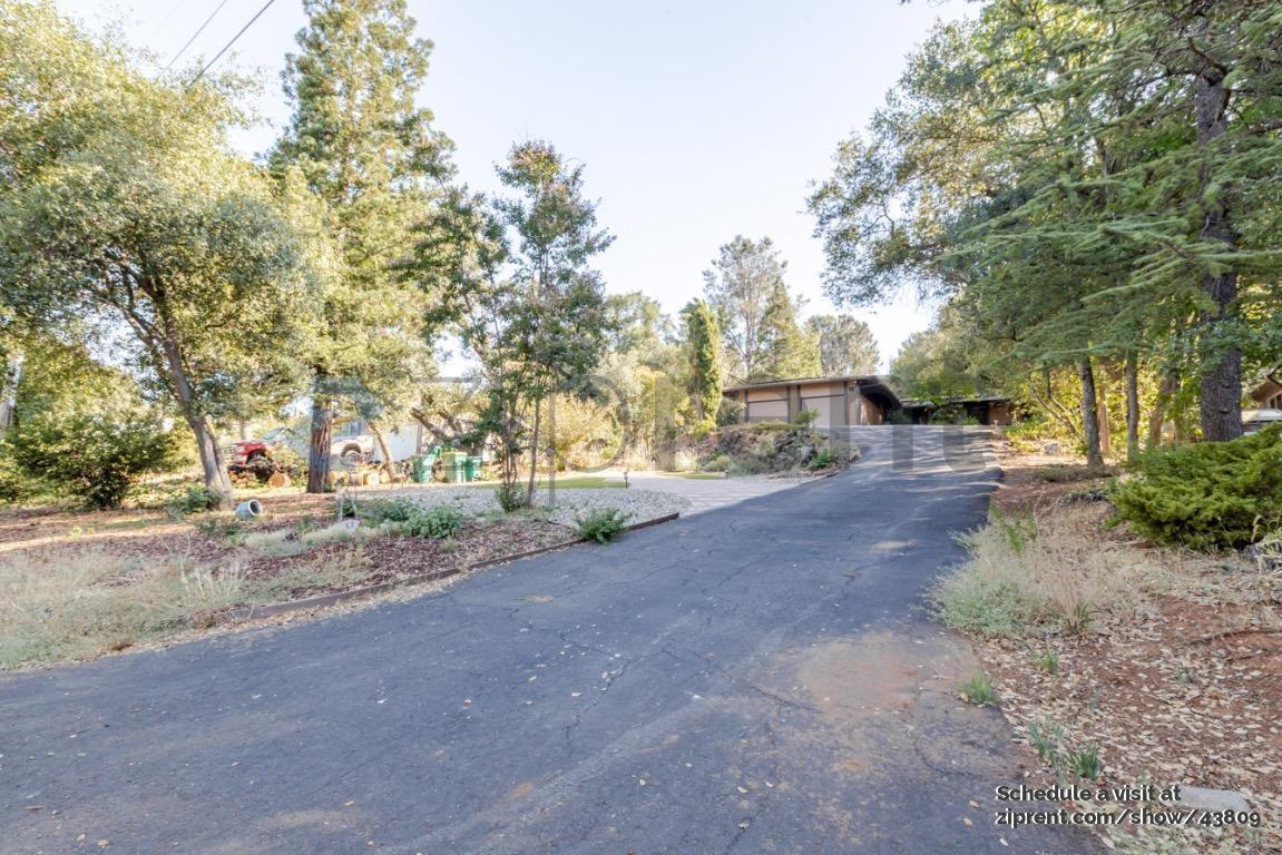 3561 Castlebrook Rd - Photo 2 of 34