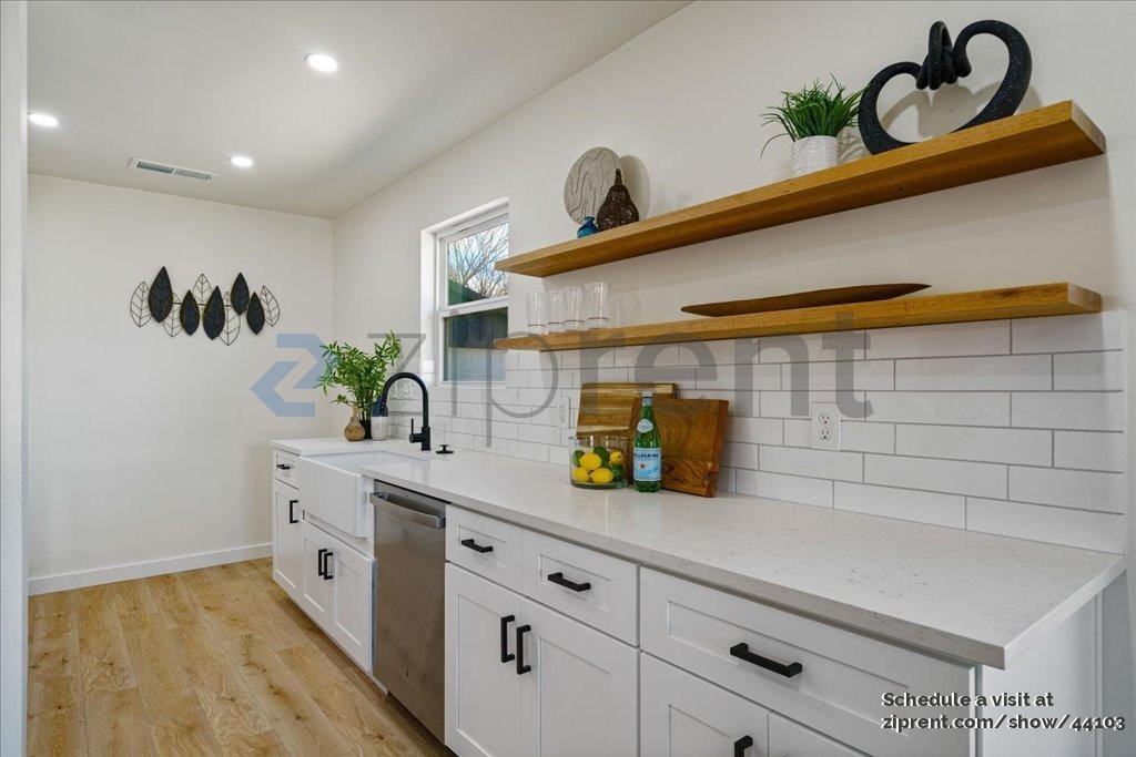 6811 Montana St - Photo 2 of 21