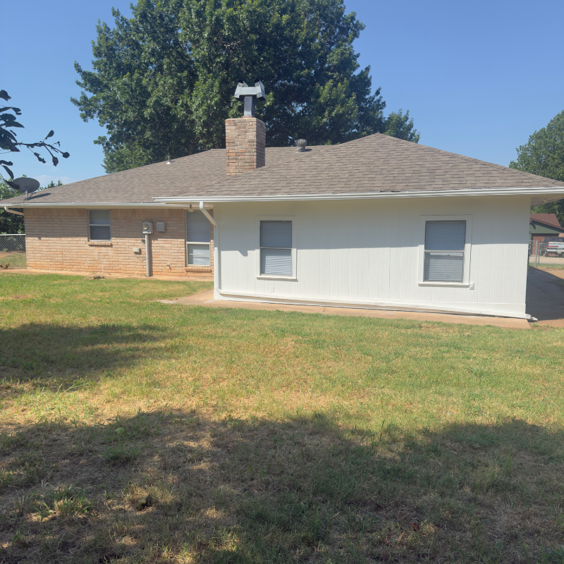 100 Lochwood Cir - Photo 2 of 13