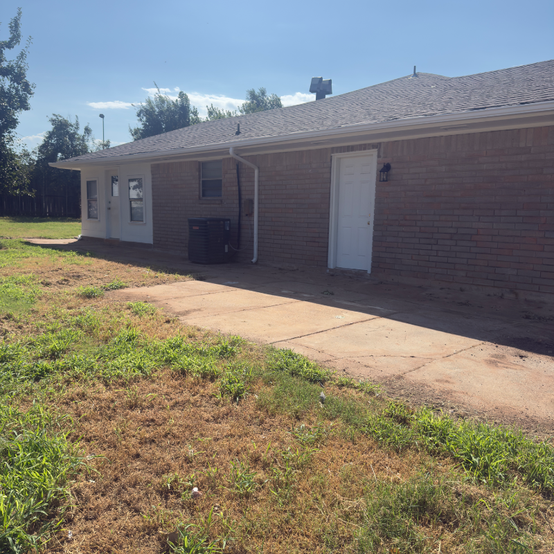 100 Lochwood Cir - Photo 3 of 13