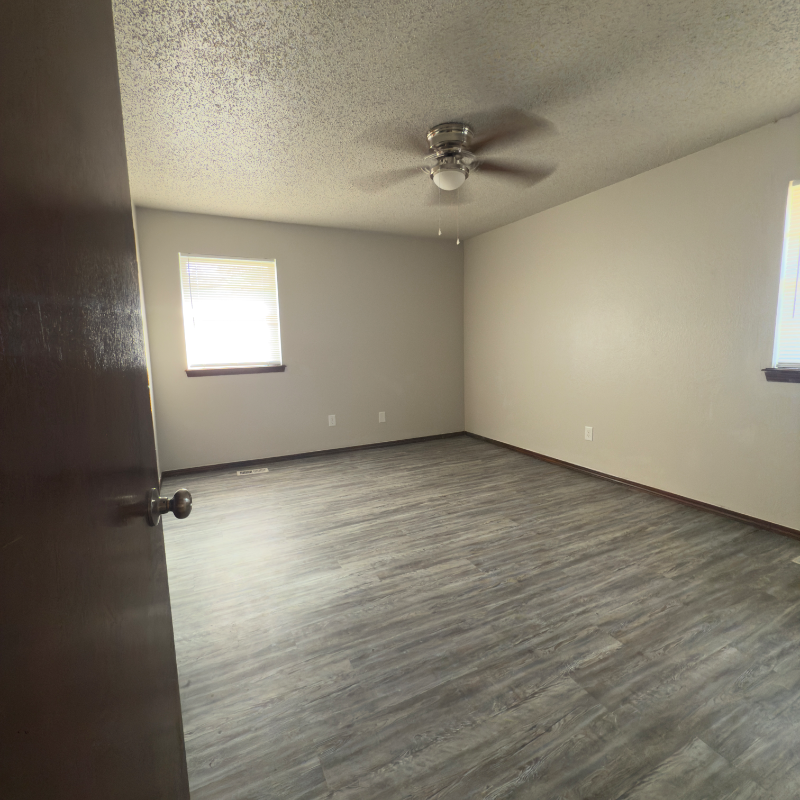 100 Lochwood Cir - Photo 4 of 13