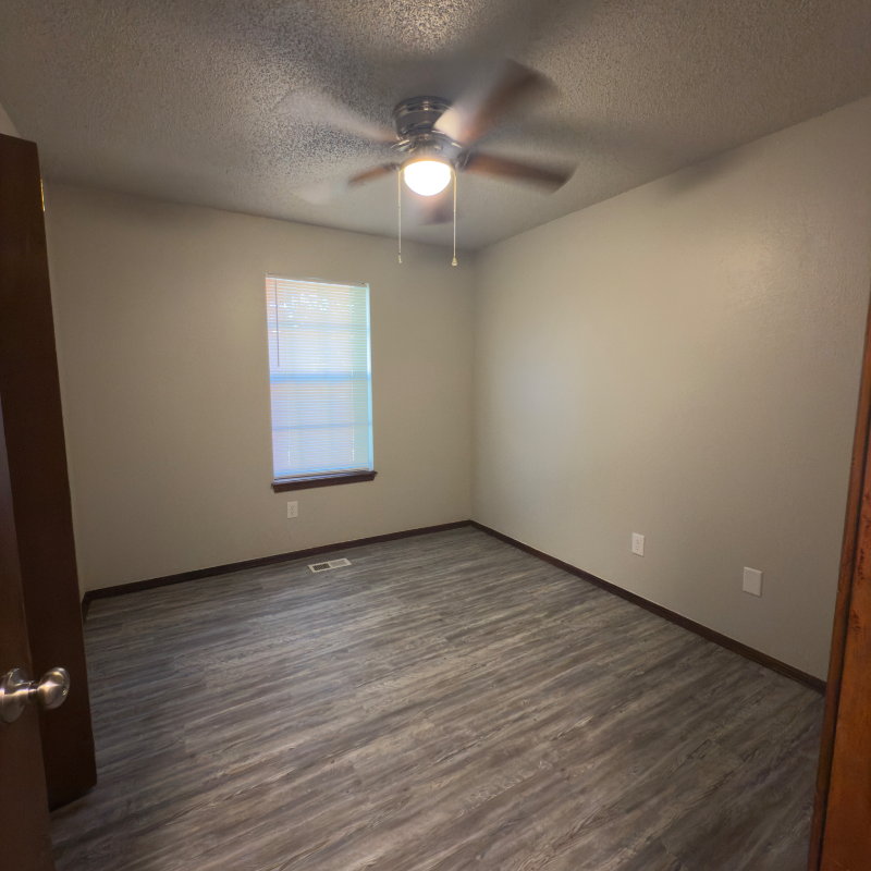 100 Lochwood Cir - Photo 7 of 13