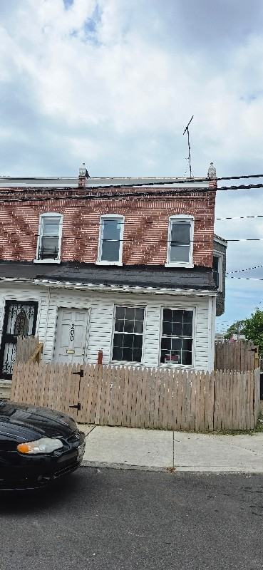 200 E 24th St - Photo 2 of 7