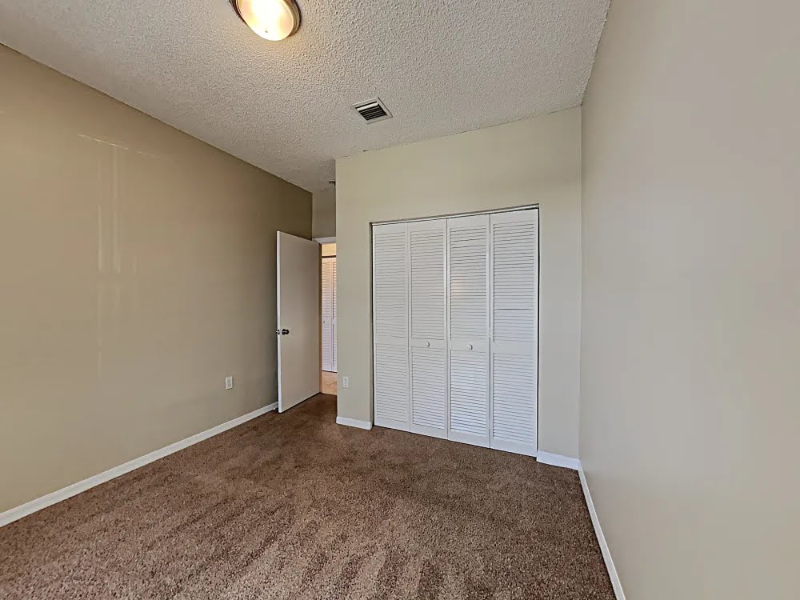 10667 Sw 21st St - Photo 2 of 12