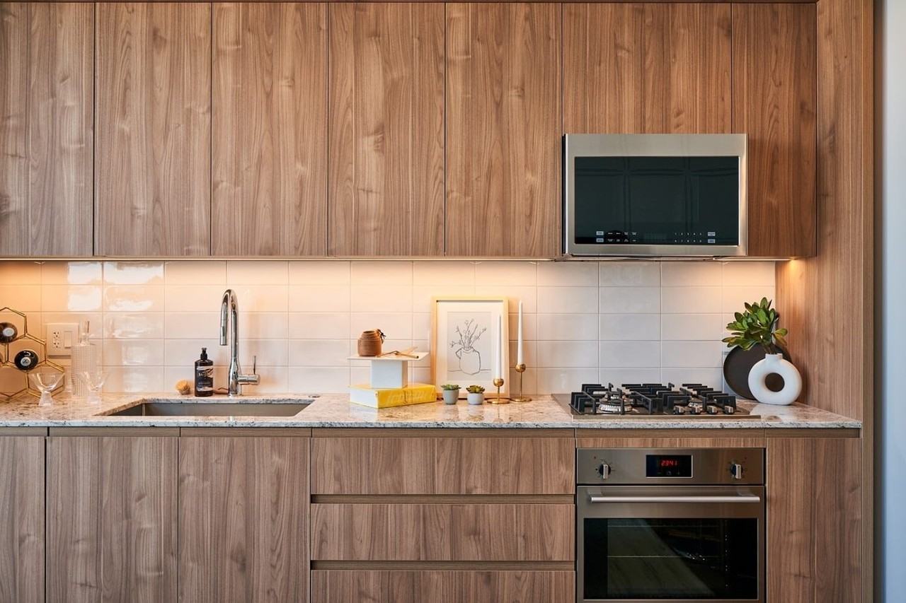 204 West Hill Street - Photo 3 of 49