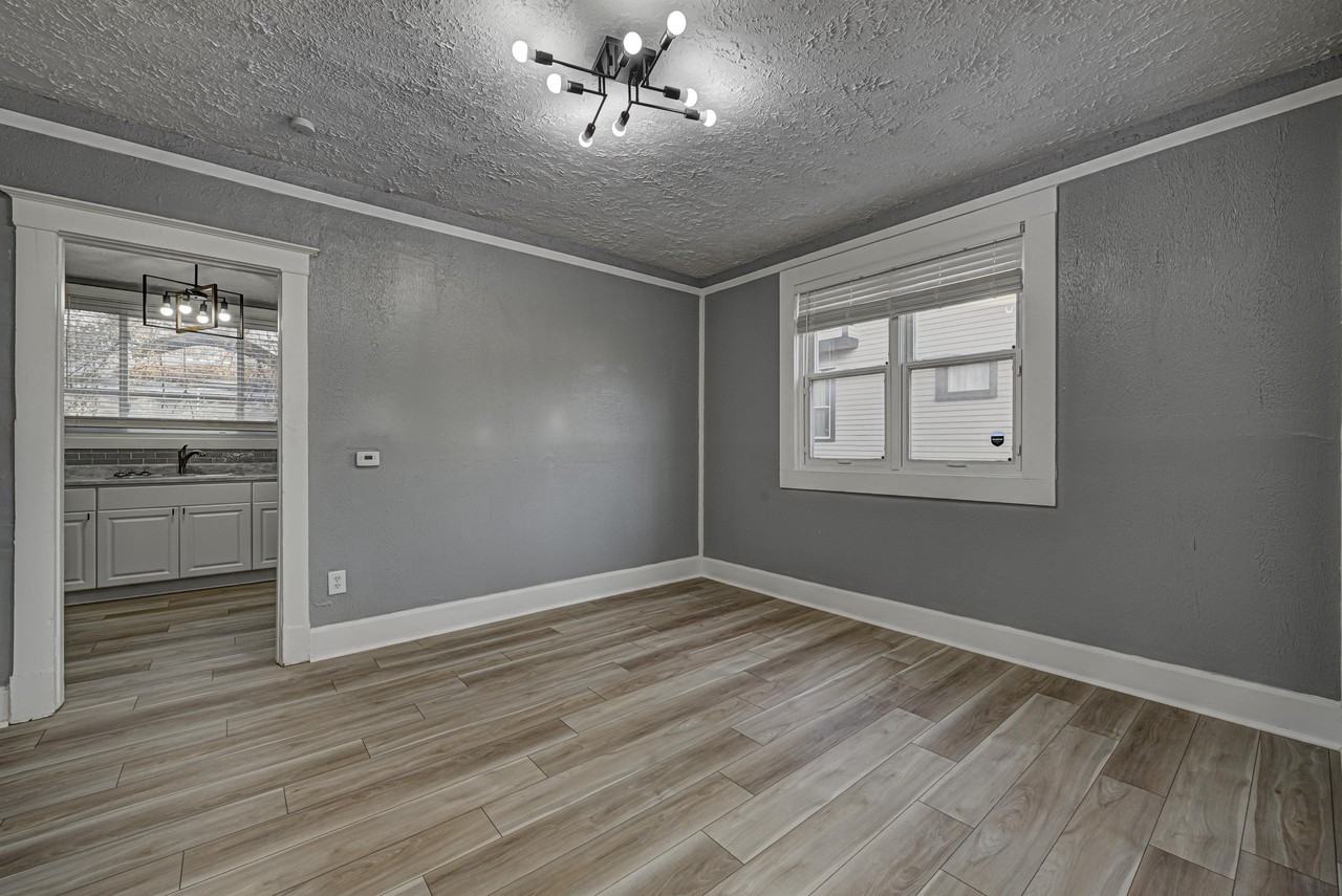 814 Parkway Avenue - Photo 3 of 10