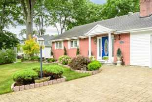 92 Grove Beach Rd S - Photo 1 of 1