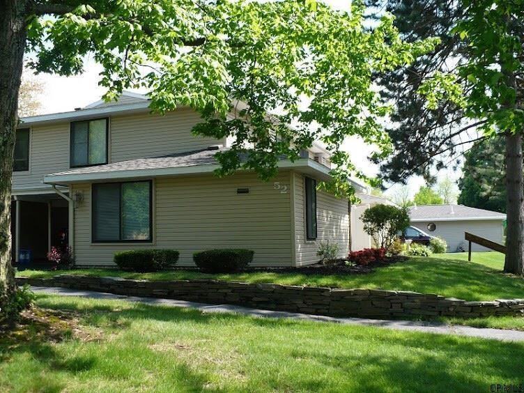 52 Commons Dr - Photo 2 of 13