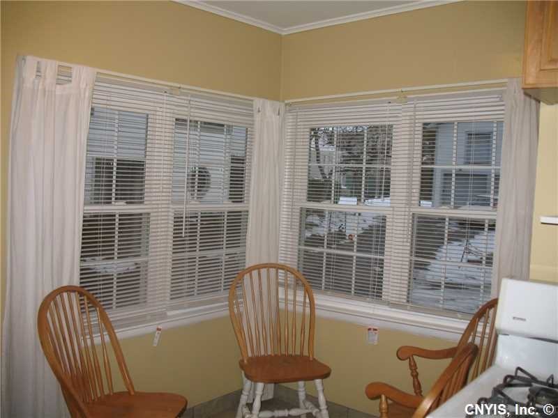 204 E Genesee St - Photo 3 of 23